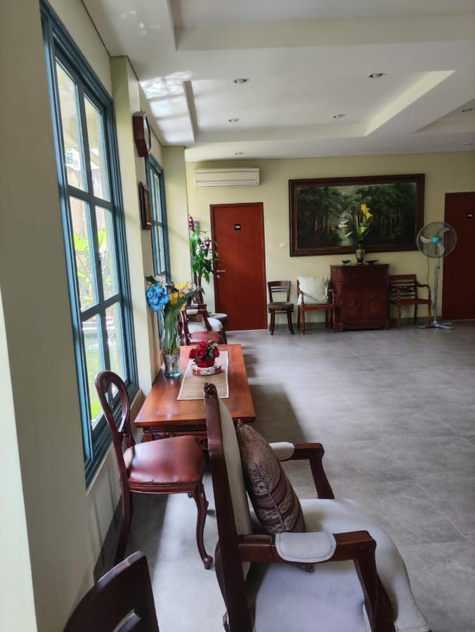 Rumah Pondok Pinang Jakarta Eksteriør bilde
