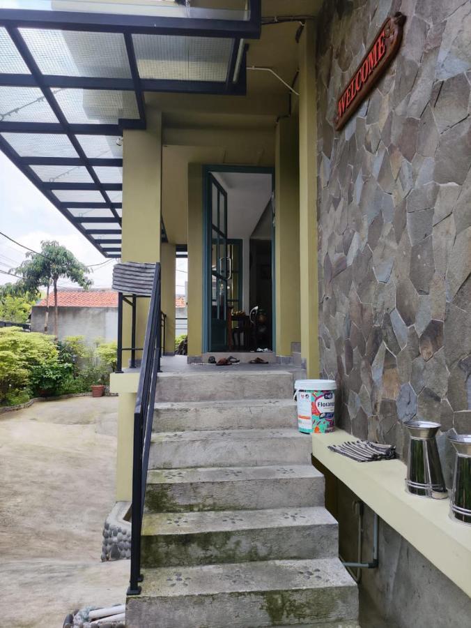 Rumah Pondok Pinang Jakarta Eksteriør bilde
