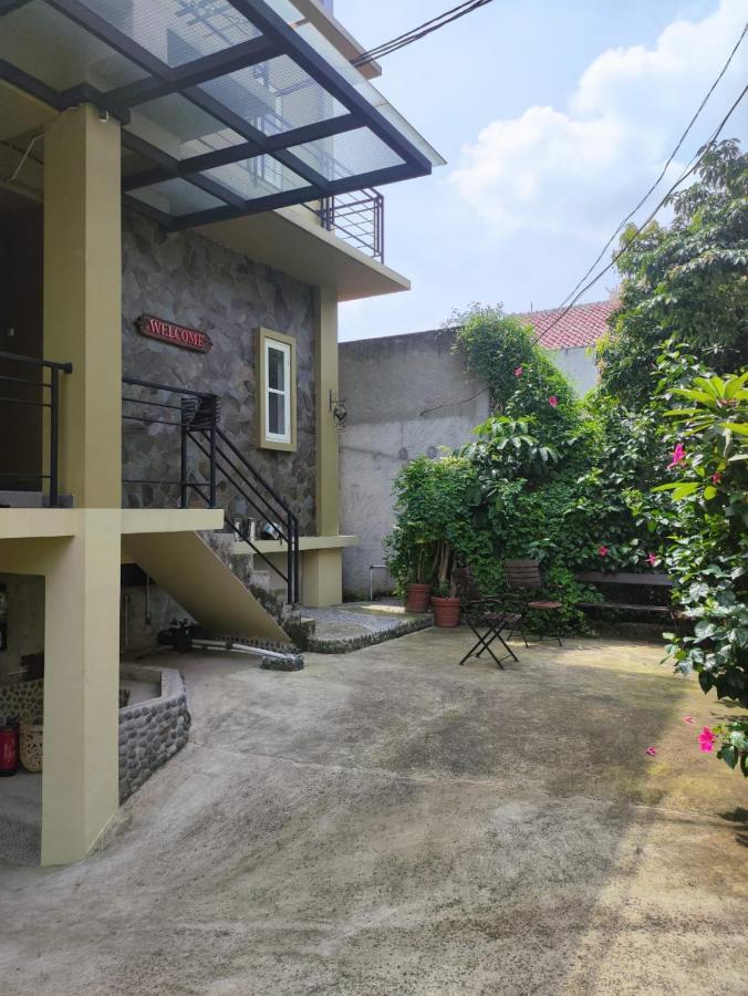 Rumah Pondok Pinang Jakarta Eksteriør bilde